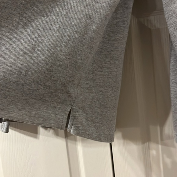 Talbots woman’s soft grey top - Picture 5 of 6